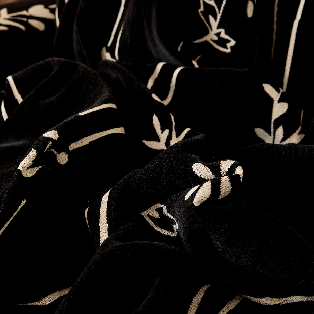 Chenille Jacquard Sofa Throw Cover with Tassel Soft Thick Couch Protector Blanket