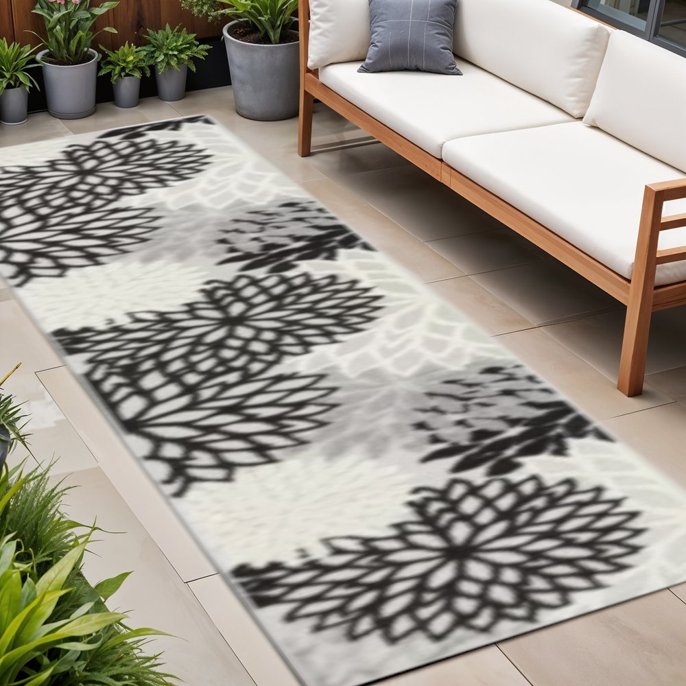 12' Black And White Indoor Outdoor Runner Rug