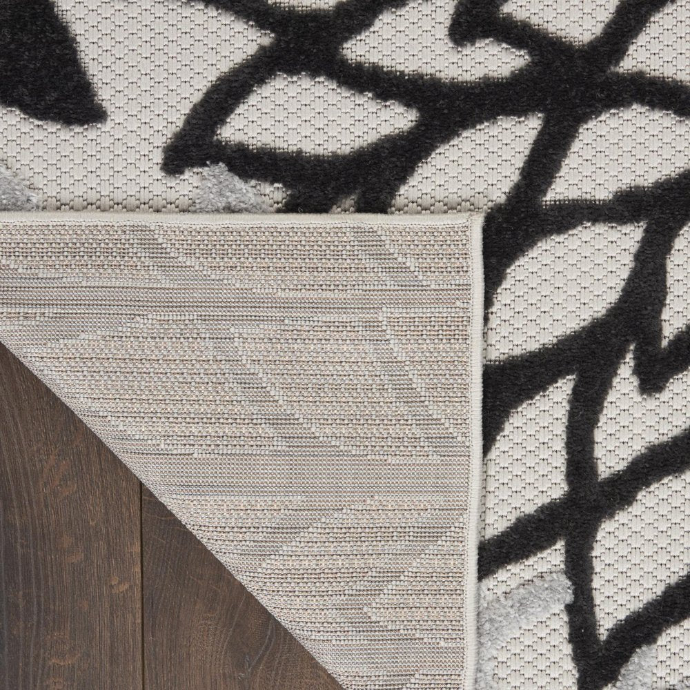 3' X 4' Black And White Indoor Outdoor Area Rug