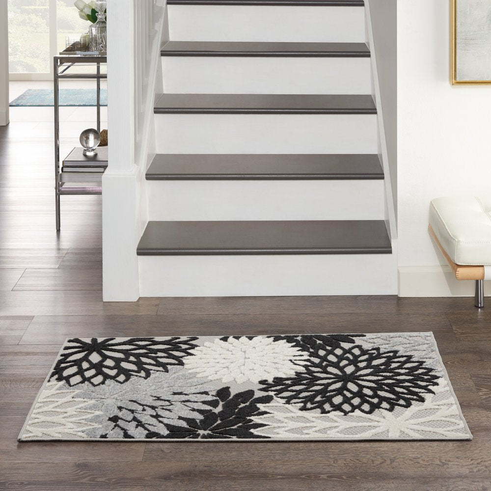 3' X 4' Black And White Indoor Outdoor Area Rug