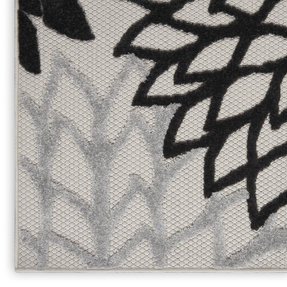 10' X 13' Black And White Floral Indoor Outdoor Area Rug
