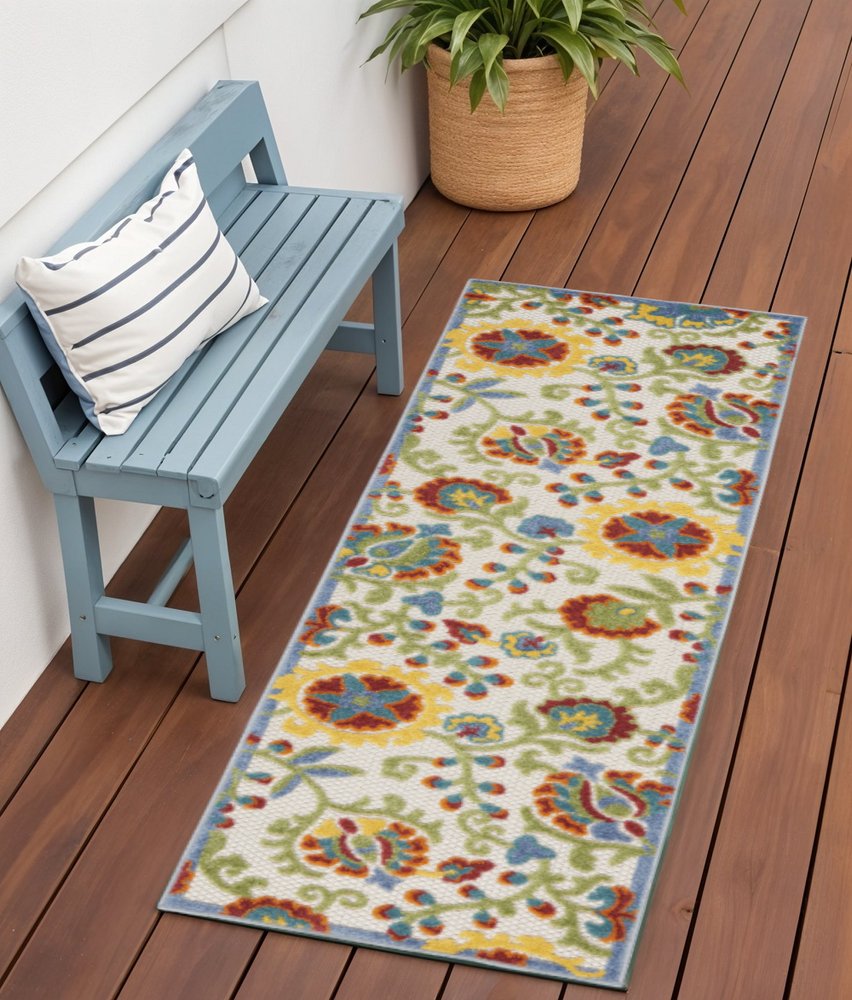 6' Green And Ivory Indoor Outdoor Runner Rug