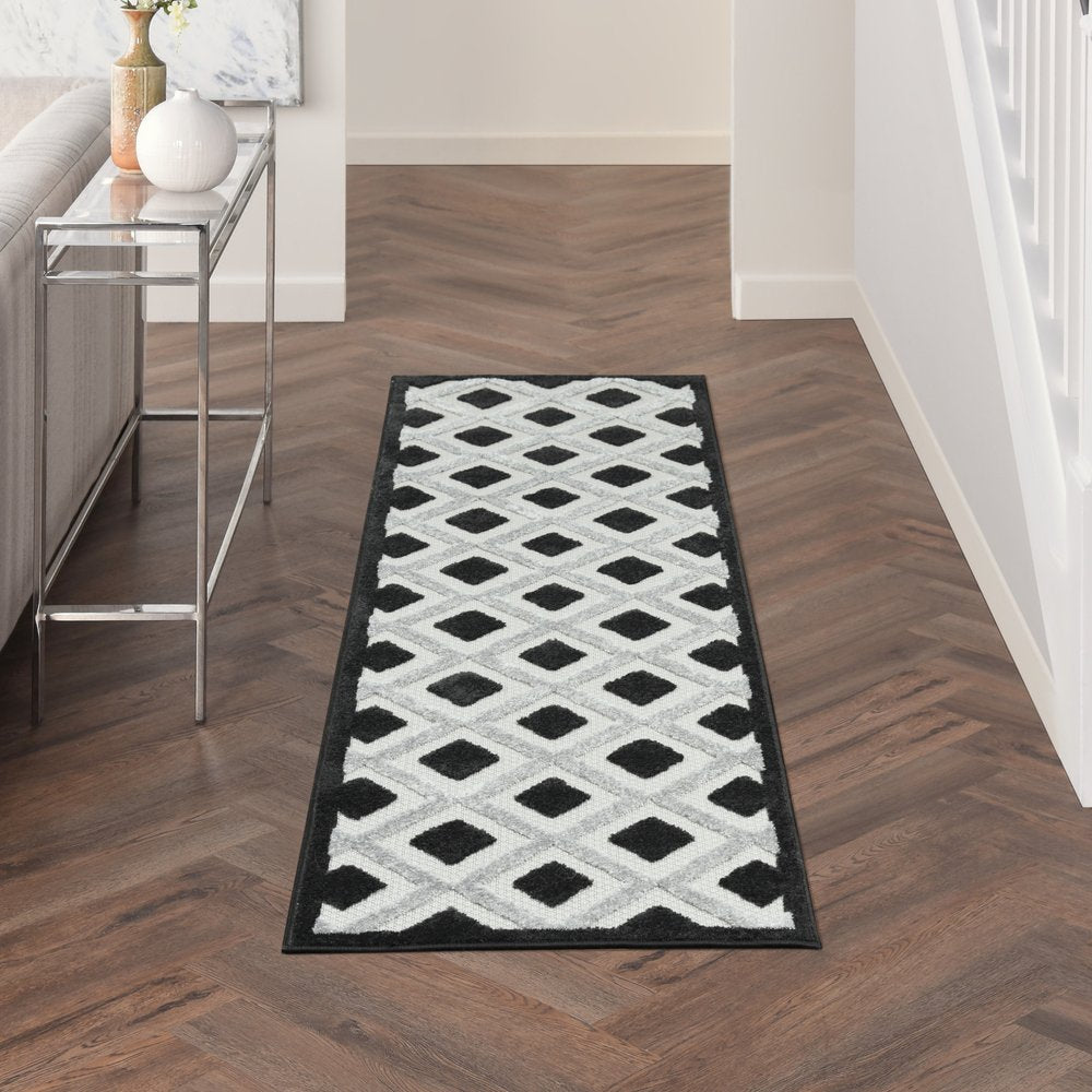 8' Black And White Indoor Outdoor Runner Rug