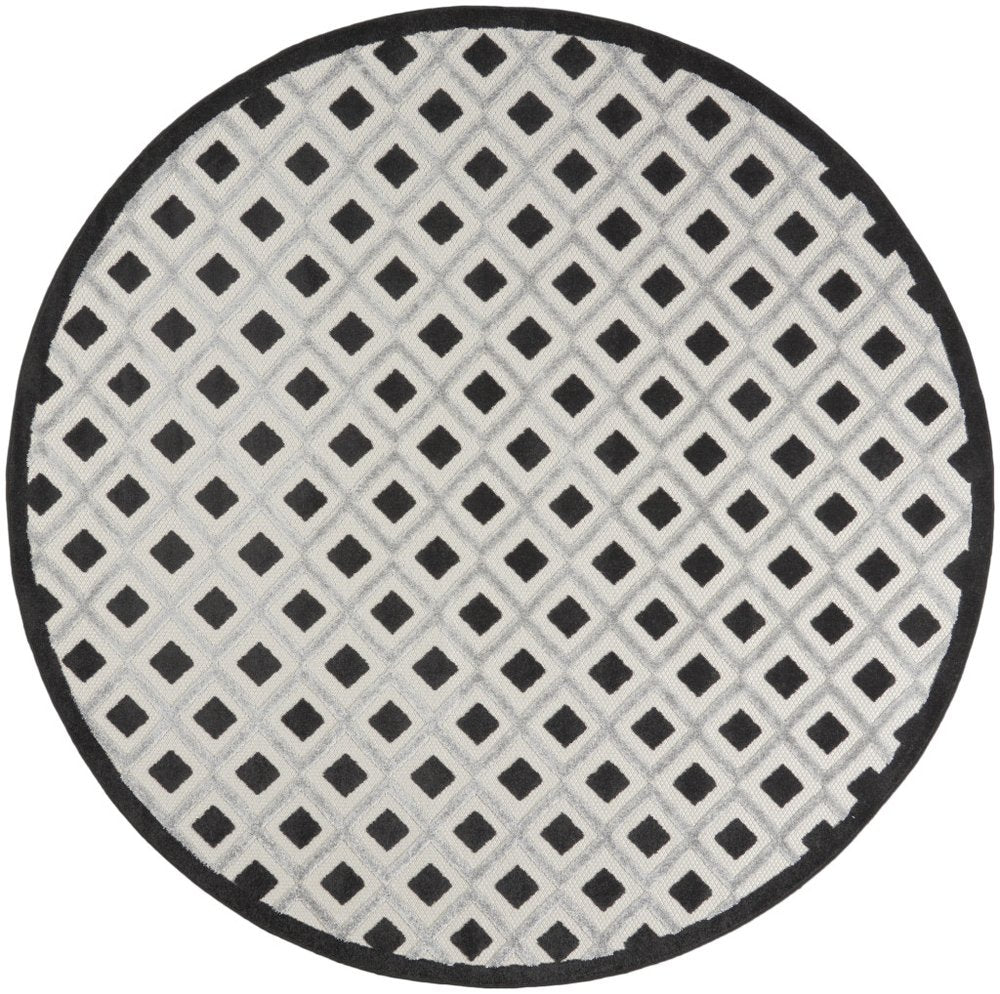 8' X 8' Black And White Round Indoor Outdoor Area Rug