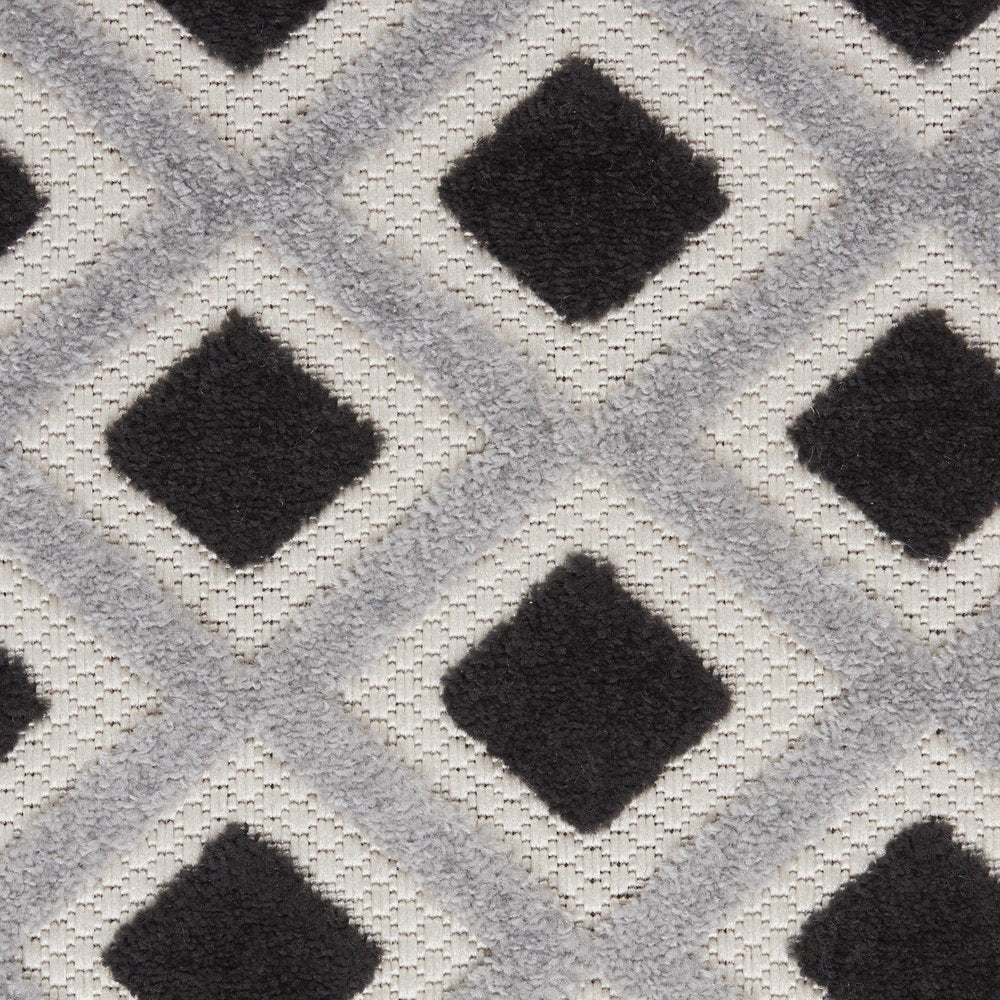 10' X 13' Black And White Indoor Outdoor Area Rug