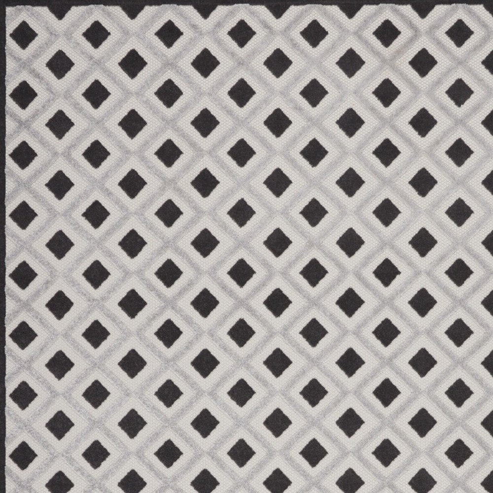 10' X 13' Black And White Indoor Outdoor Area Rug