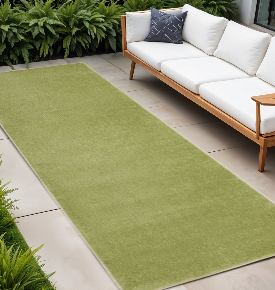 10' Green Indoor Outdoor Runner Rug