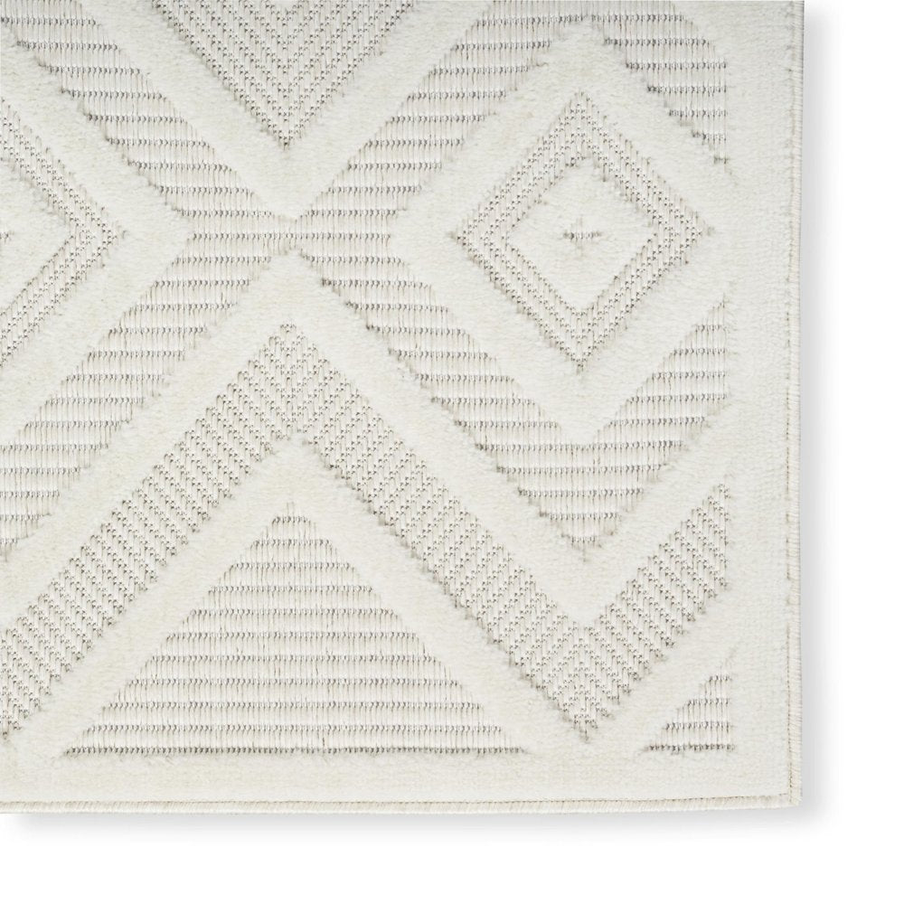5' X 7' Ivory Indoor Outdoor Area Rug