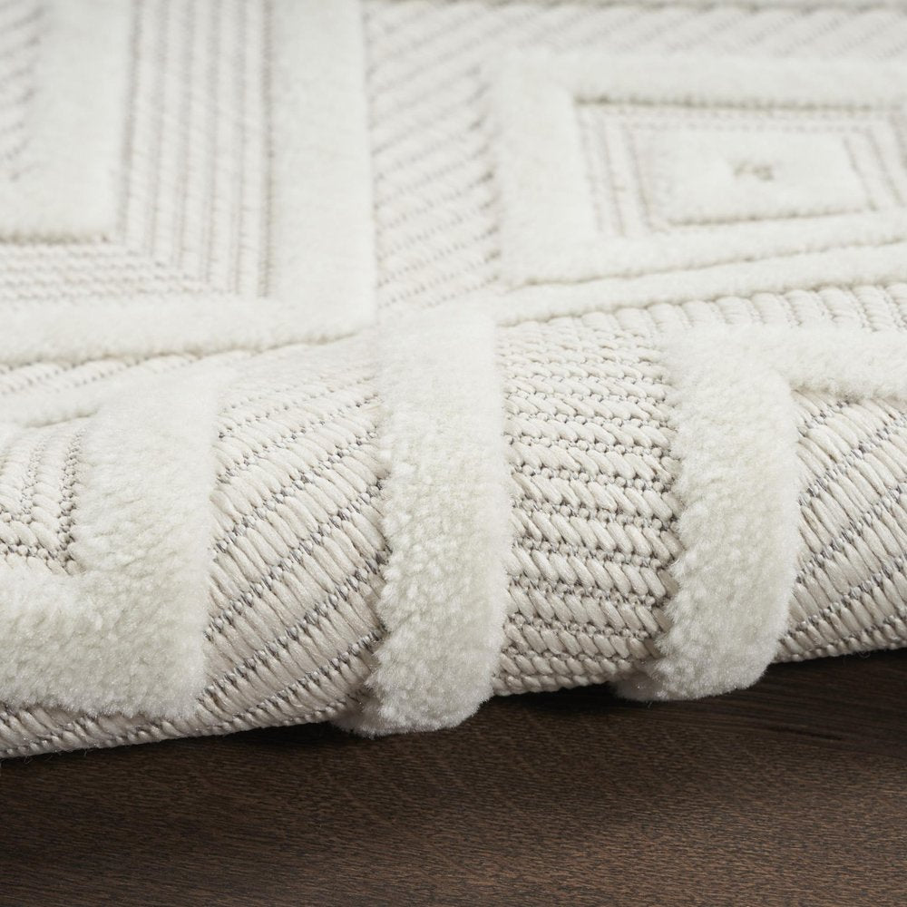 5' X 7' Ivory Indoor Outdoor Area Rug