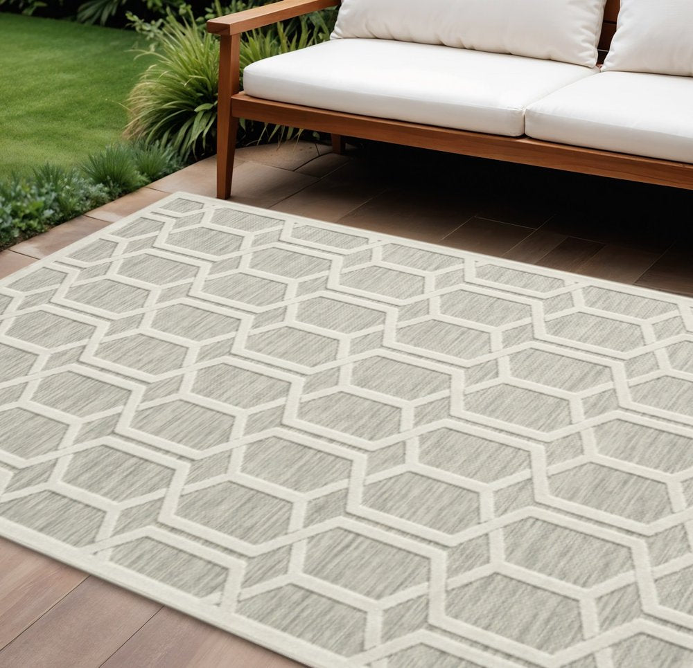 8' X 10' Gray And Ivory Indoor Outdoor Area Rug