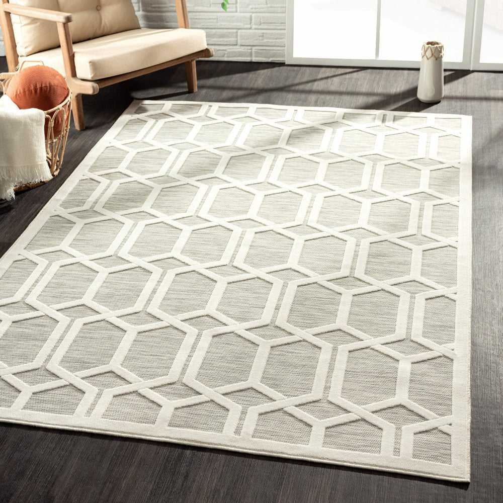 8' X 10' Gray And Ivory Indoor Outdoor Area Rug