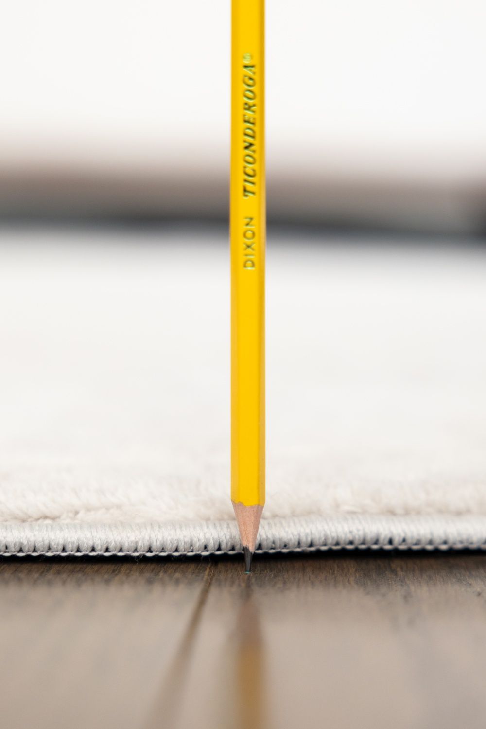 Curve - Round Rug by Couch.com