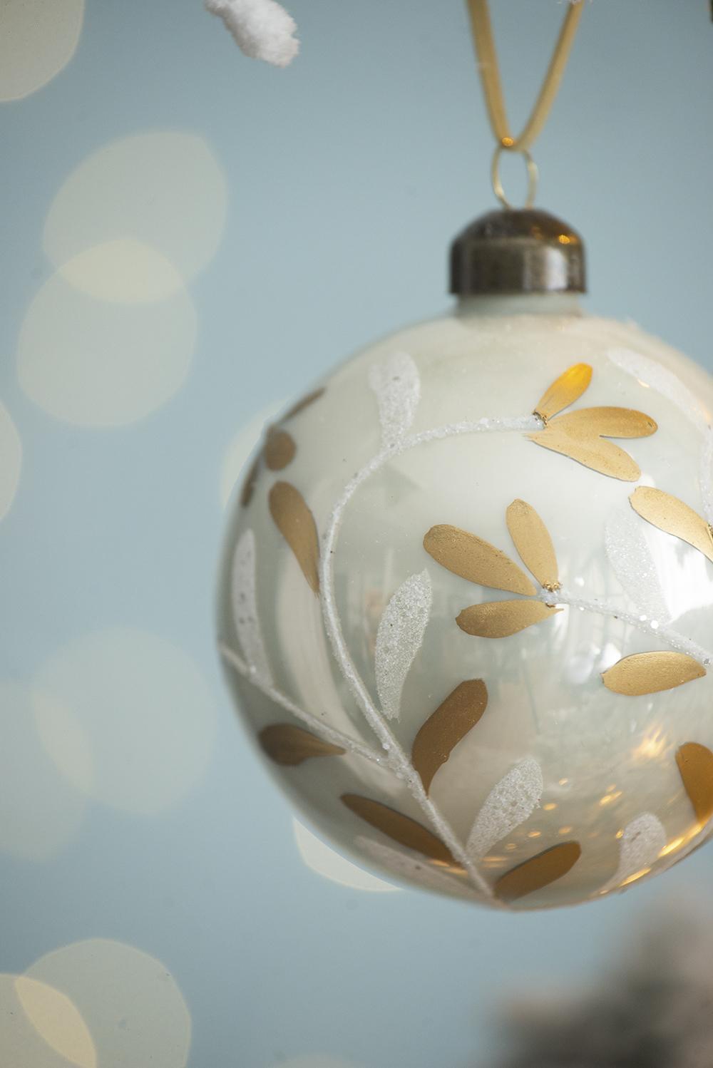 Christmas Ball Ornaments, Ball Christmas Tree Ornaments For Holiday Party Decorations by Couch.com