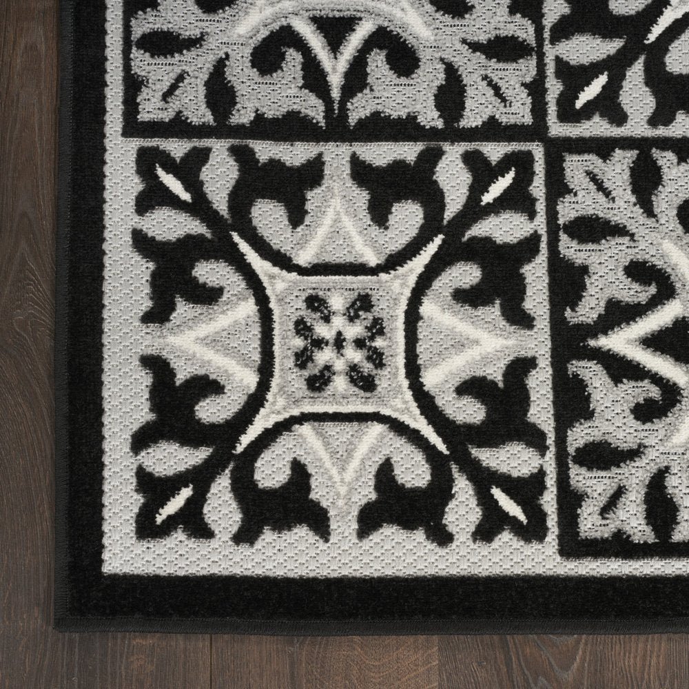 9' X 12' Black And White Fleur De Lis Stain Resistant Non Skid Area Rug