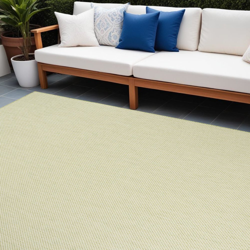 8' X 10' Green And Ivory Indoor Outdoor Area Rug