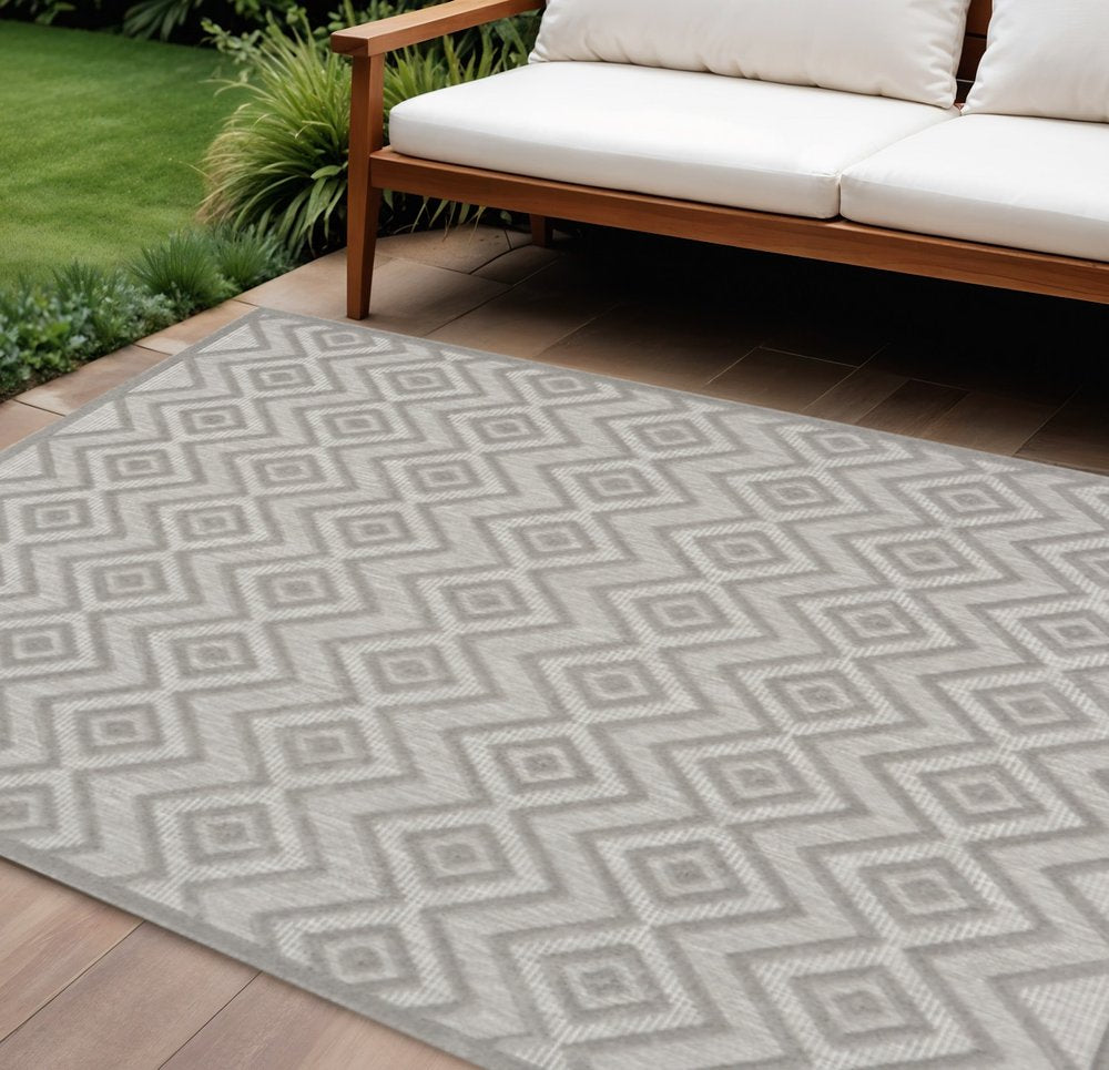 7' X 10' Gray Indoor Outdoor Area Rug