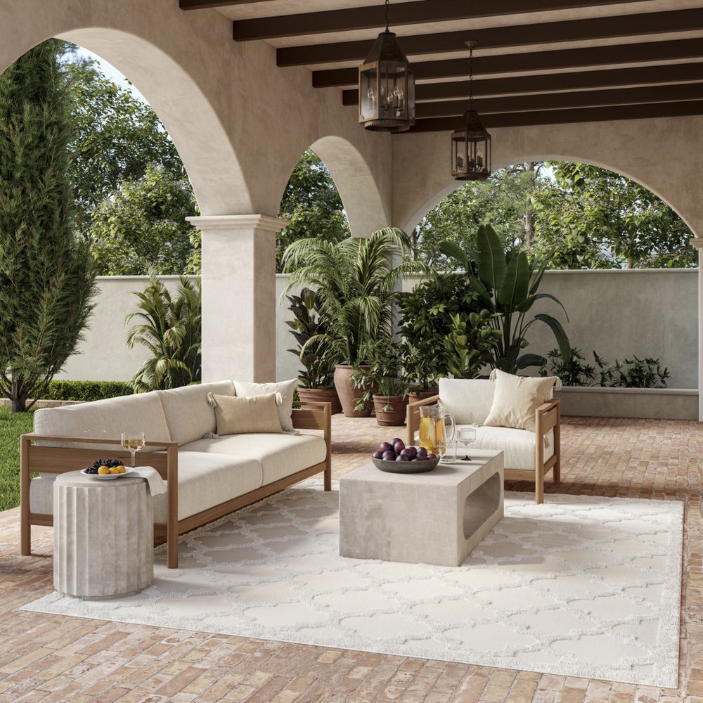 7' X 10' Ivory And White Indoor Outdoor Area Rug