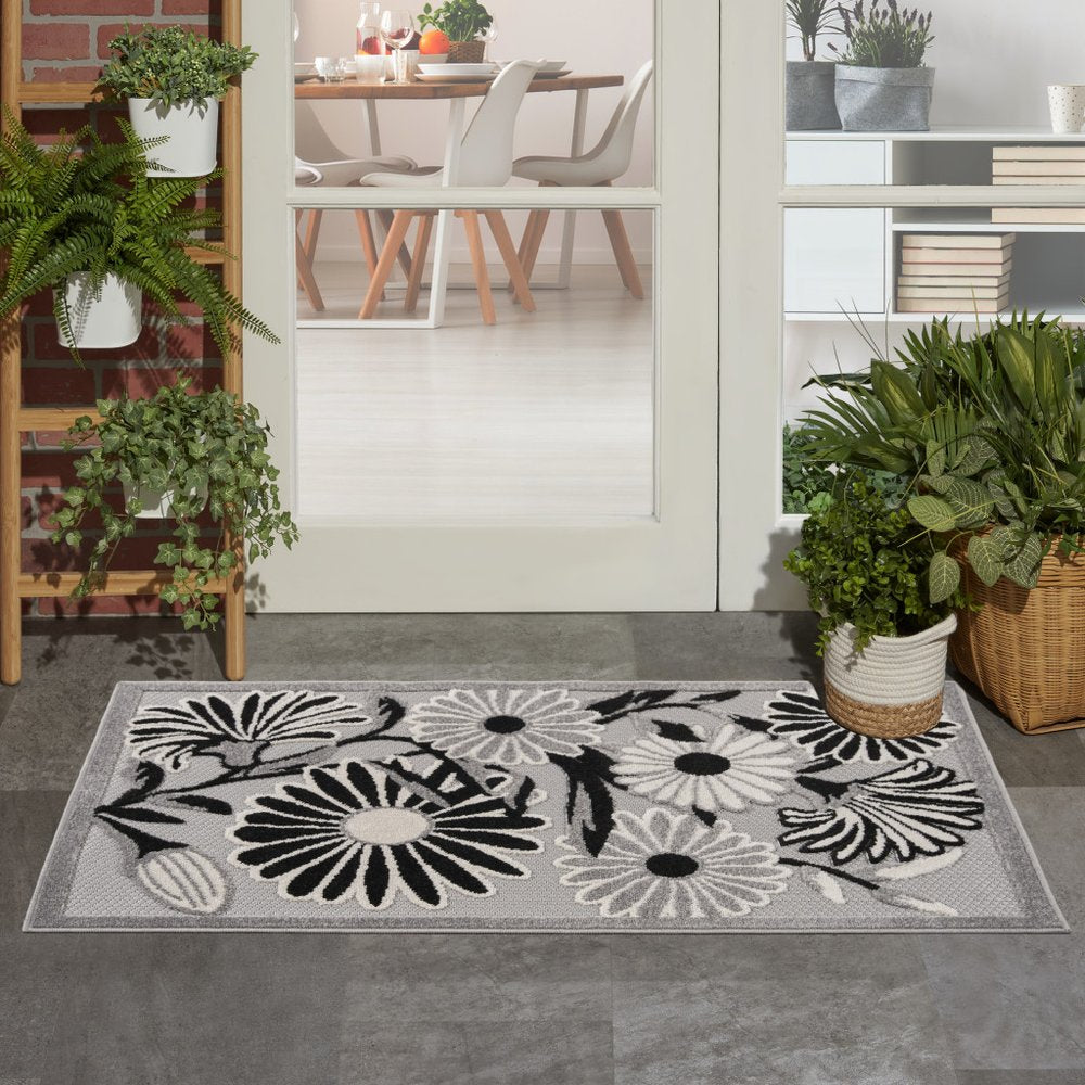 3' X 4' Black and White Floral Indoor Outdoor Area Rug
