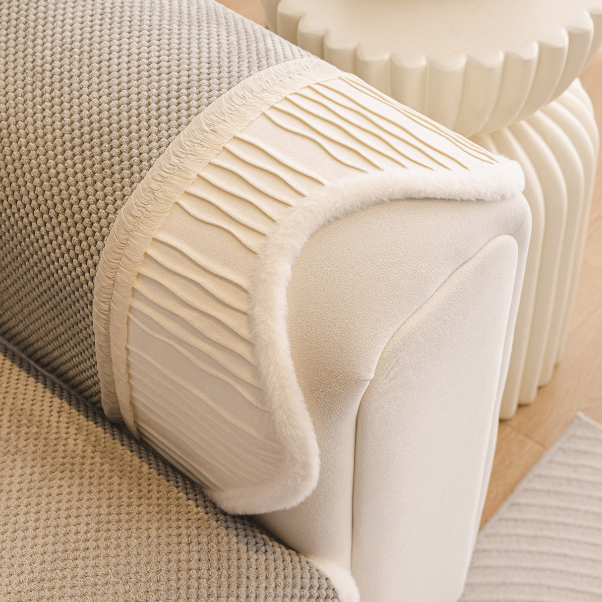 Dog Washable Sofa Protector Cover, Non-Slip Couch Slipcover with Soft Furry Trim