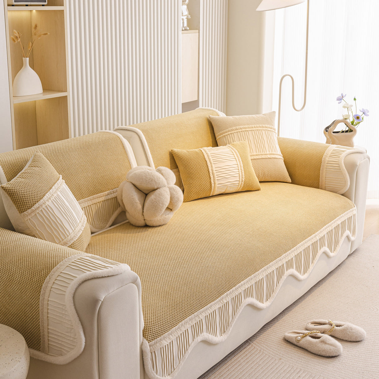 Dog Washable Sofa Protector Cover, Non-Slip Couch Slipcover with Soft Furry Trim