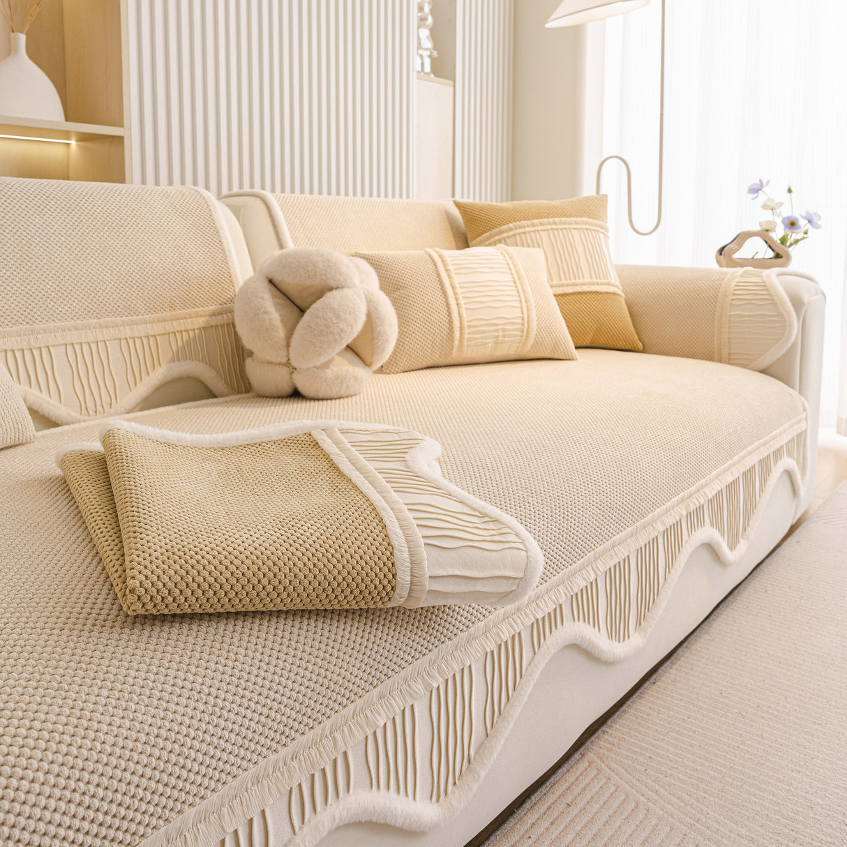 Dog Washable Sofa Protector Cover, Non-Slip Couch Slipcover with Soft Furry Trim