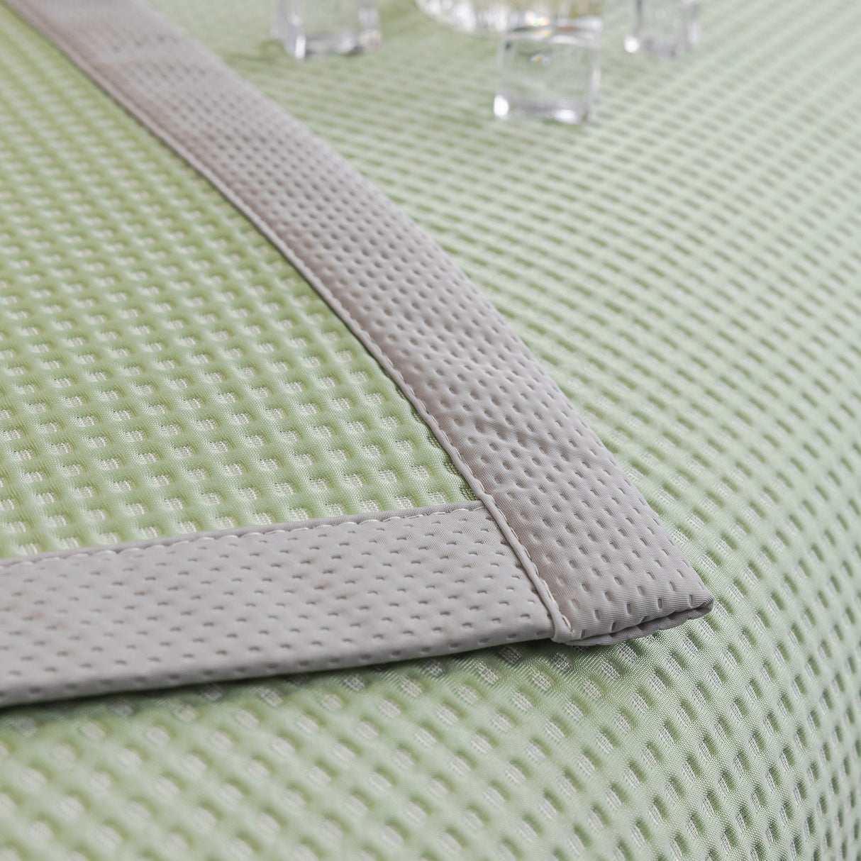 Non-Slip Cooling Breathable Couch Protector Towel, Lightweight Slipcover for Sofas