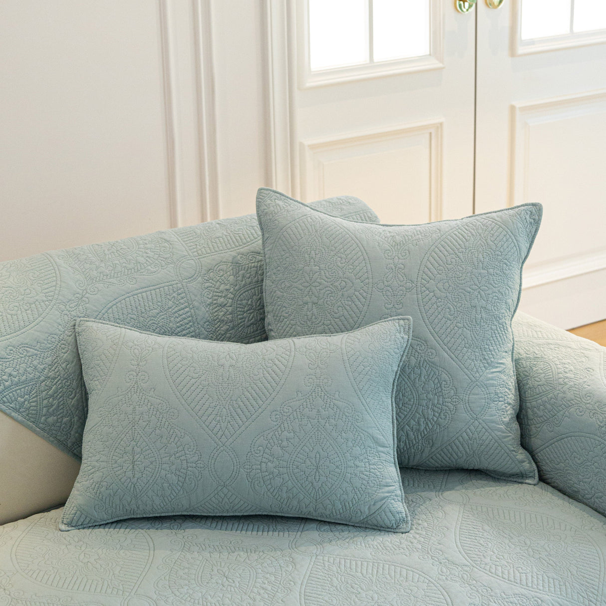 Baroque Sofa Cover – Quilted Cotton, Non-Slip, Washable with Ornate Embroidery