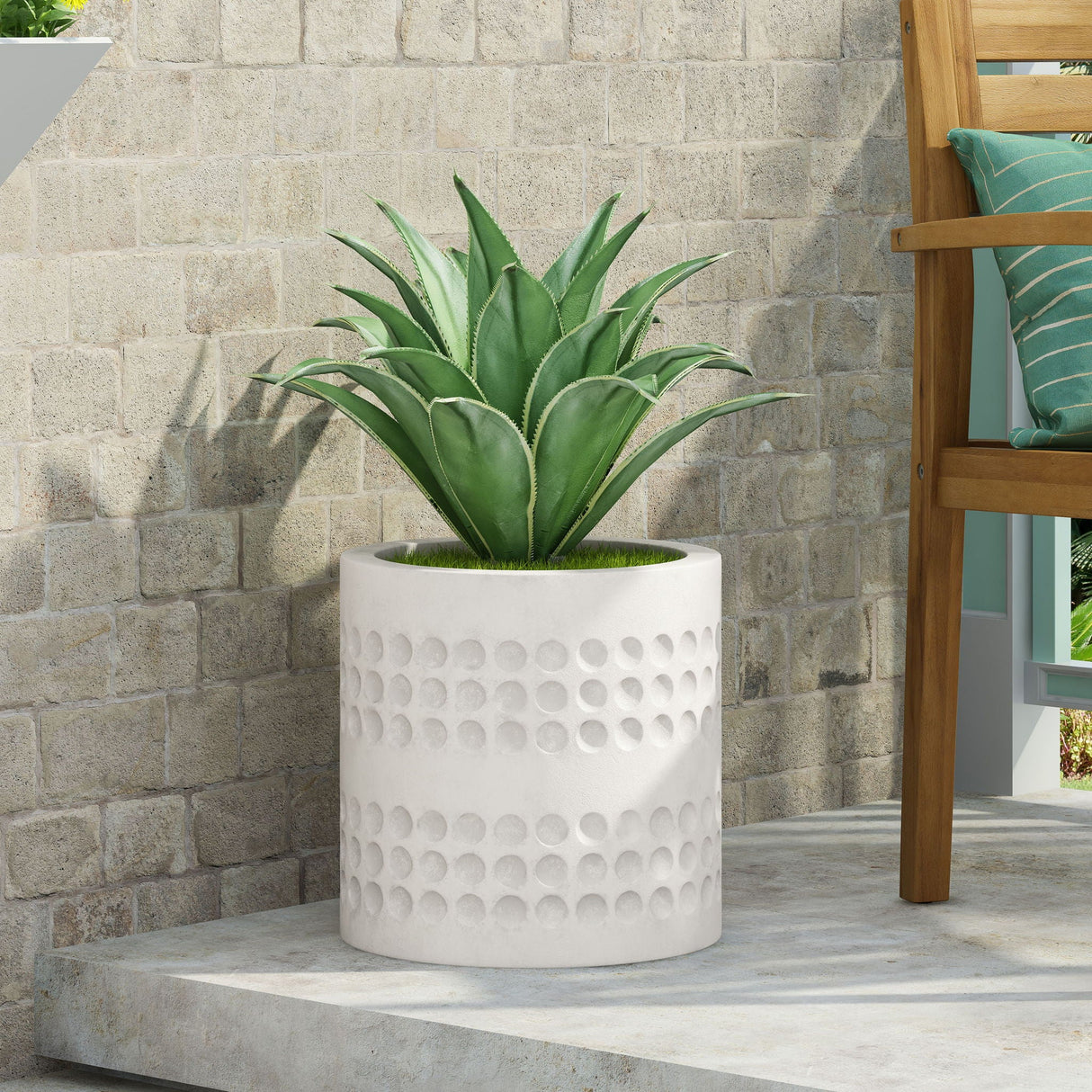 Elegant Design Cube Planter by Couch.com