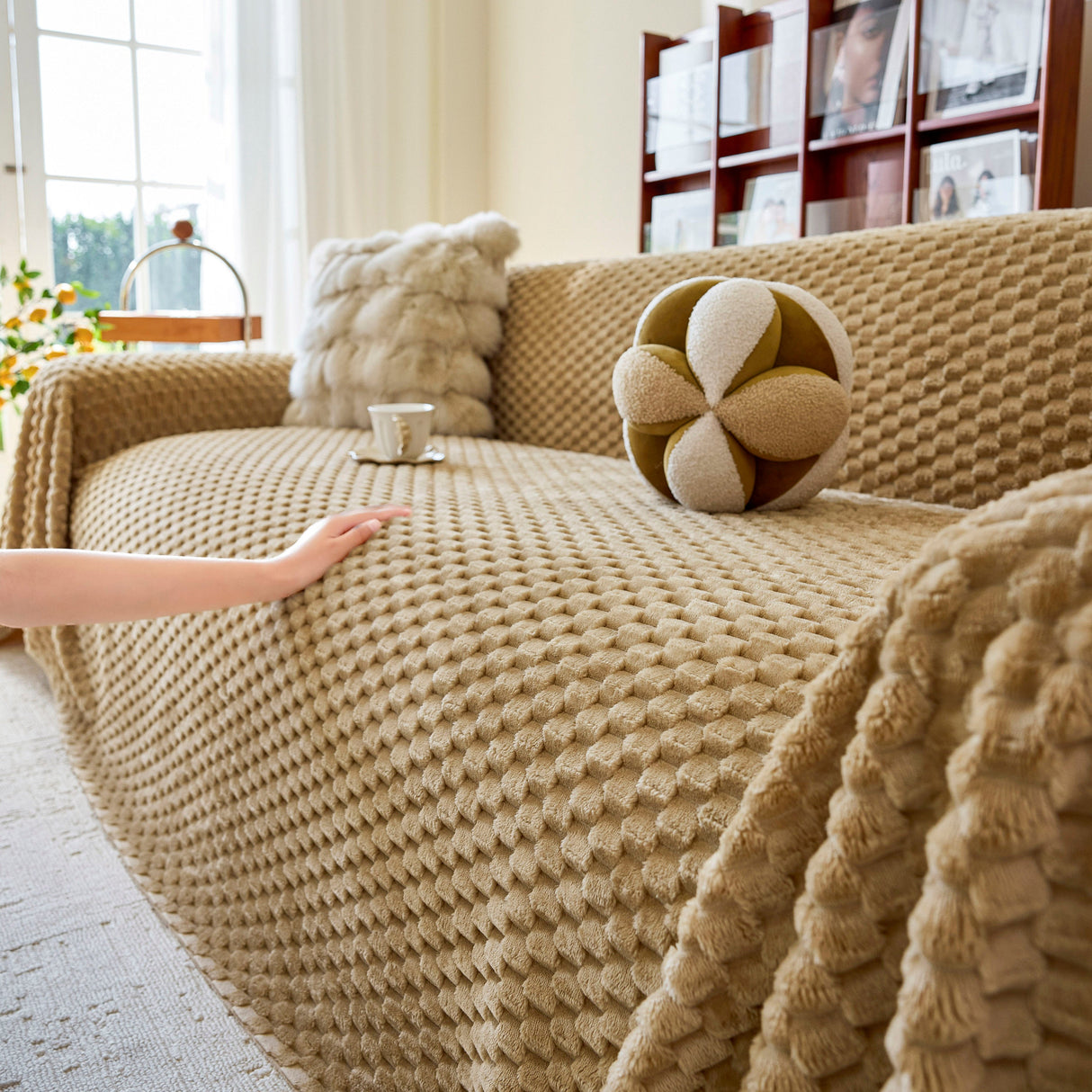 Thick Plush Non-Slip Sofa Throw Cover, Warm Soft Faux Fur Couch Protector for Winter