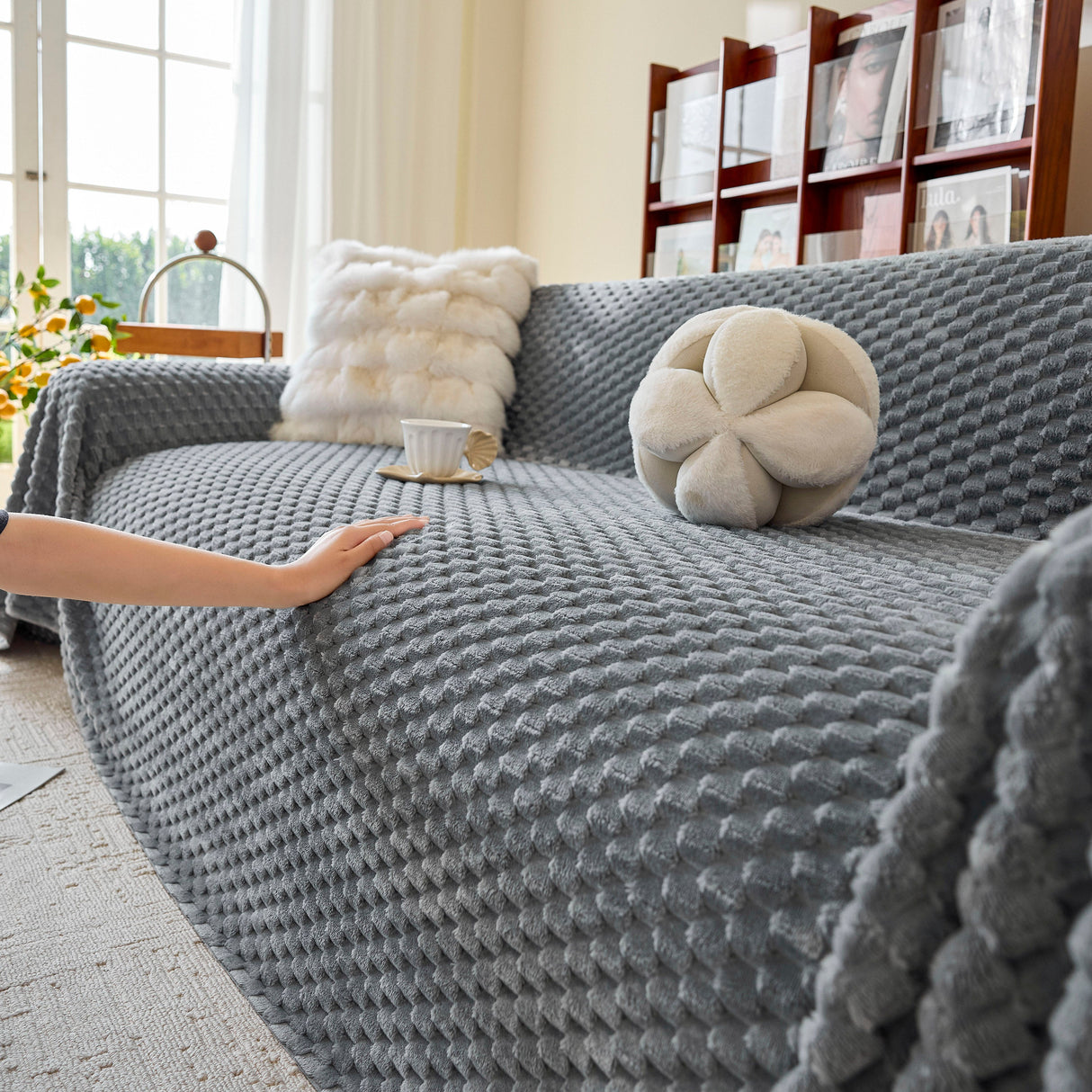 Thick Plush Non-Slip Sofa Throw Cover, Warm Soft Faux Fur Couch Protector for Winter