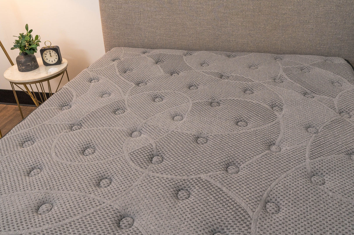 12" Pocket Coil / Hybrids Mattress by Couch.com