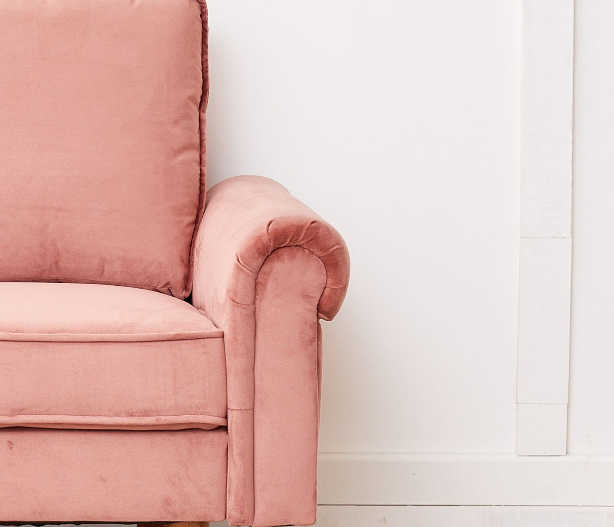 Graceful Design Plush Comfort Loveseat by Couch.com