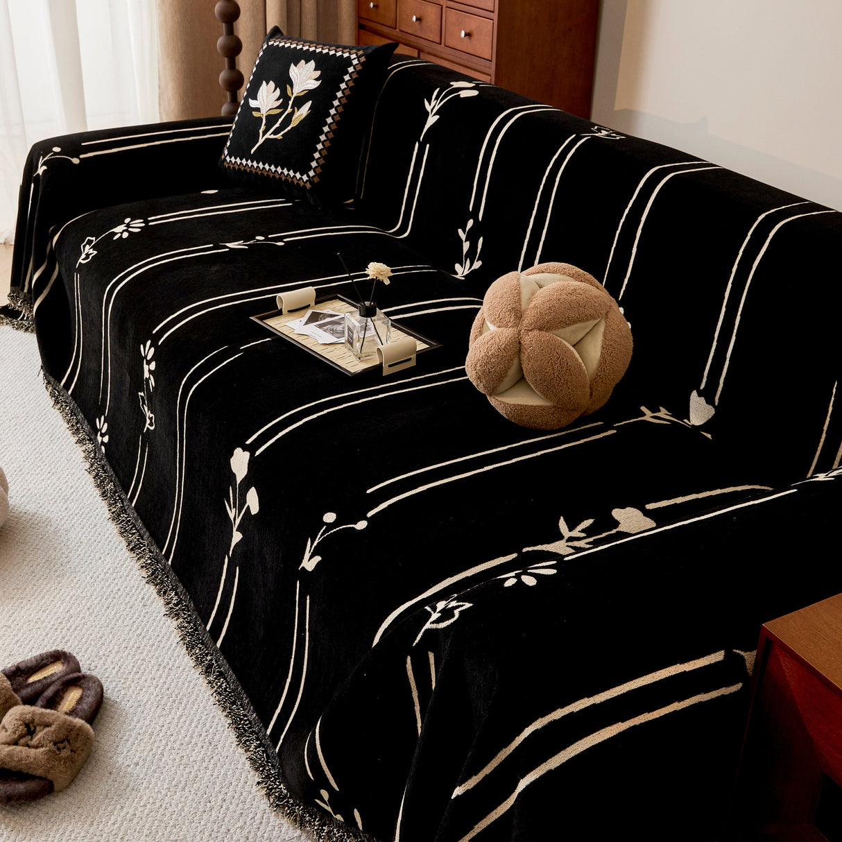 Chenille Jacquard Sofa Throw Cover with Tassel Soft Thick Couch Protector Blanket