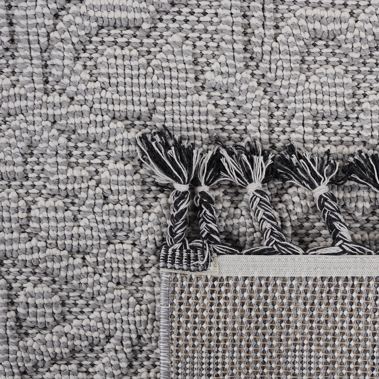 Guros - Medallion Indoor / Outdoor Rug by Couch.com