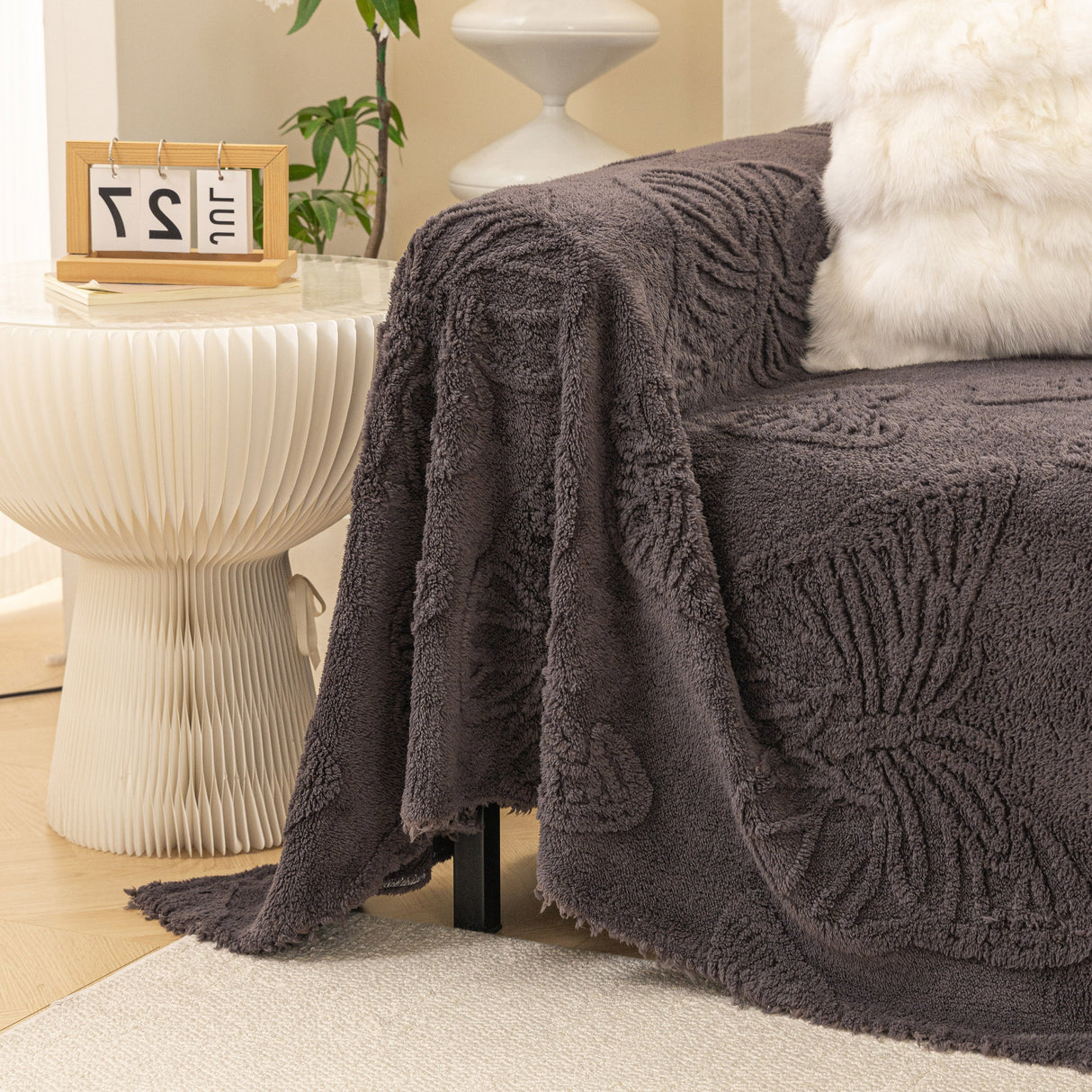 Luxury 3D Butterfly Jacquard Sofa Throw Blanket, Ultra-Soft Plush Fleece Couch Cover