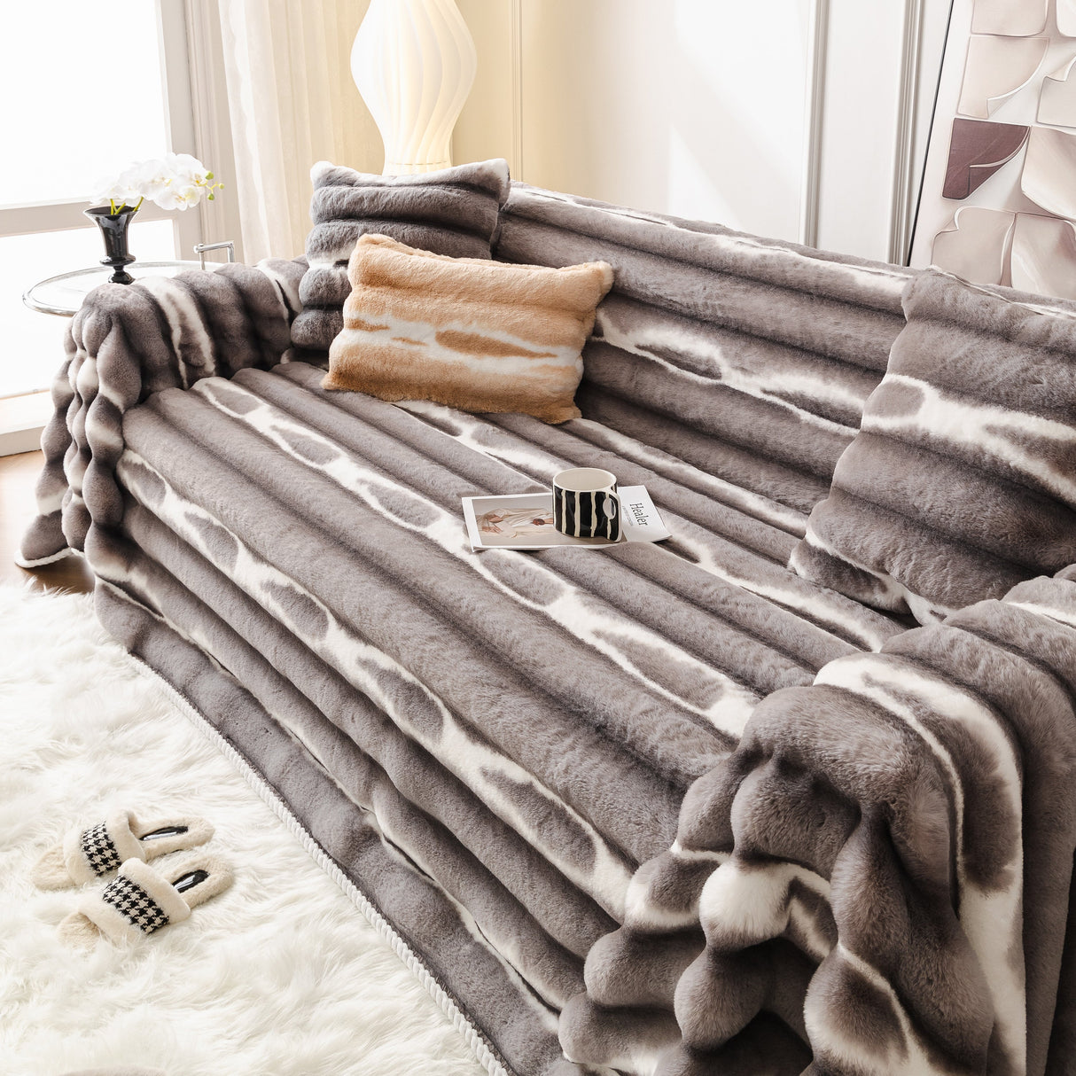 Ultra Soft Faux Fur Couch Cover – Large, Fluffy, and Elegant Sofa Throw Blanket