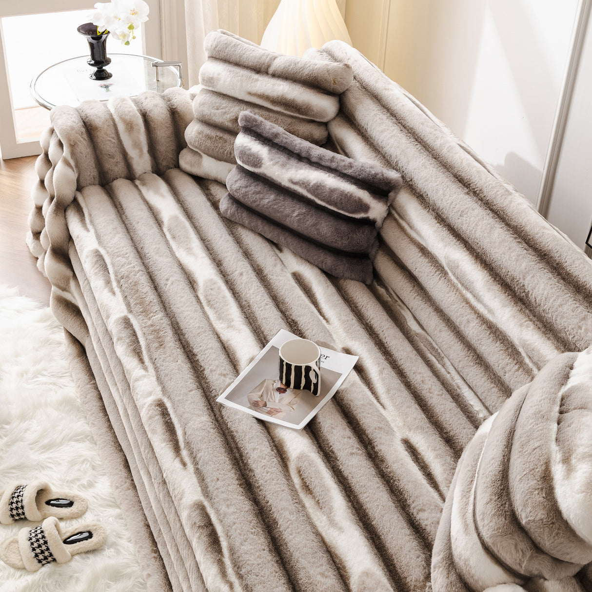 Ultra Soft Faux Fur Couch Cover – Large, Fluffy, and Elegant Sofa Throw Blanket