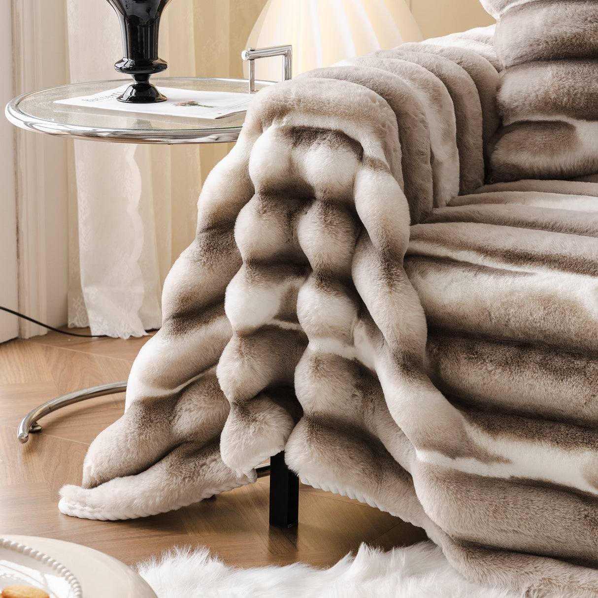 Ultra Soft Faux Fur Couch Cover – Large, Fluffy, and Elegant Sofa Throw Blanket