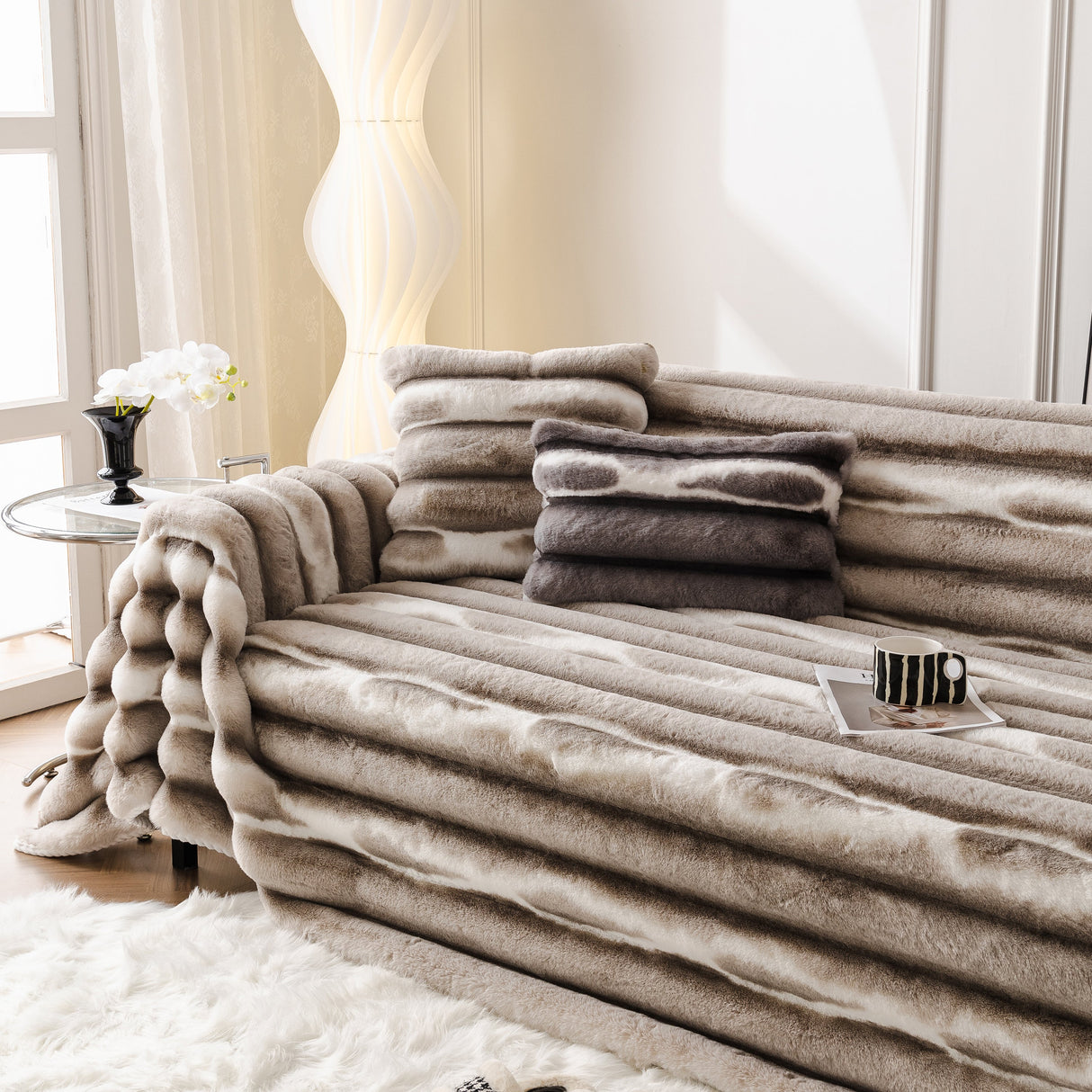 Ultra Soft Faux Fur Couch Cover – Large, Fluffy, and Elegant Sofa Throw Blanket