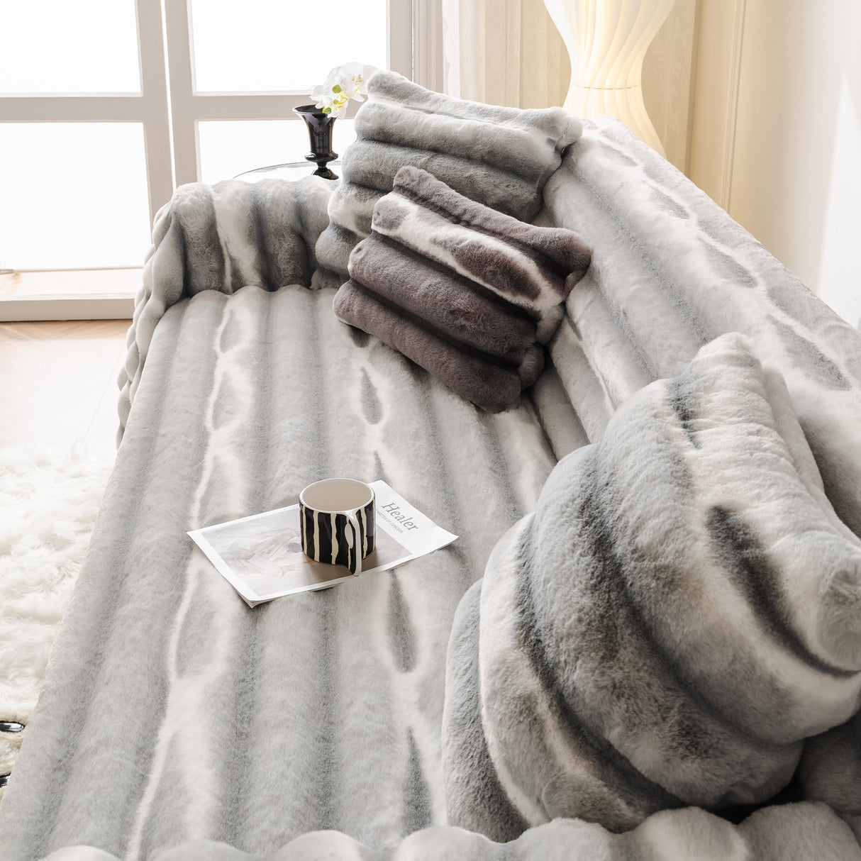 Ultra Soft Faux Fur Couch Cover – Large, Fluffy, and Elegant Sofa Throw Blanket