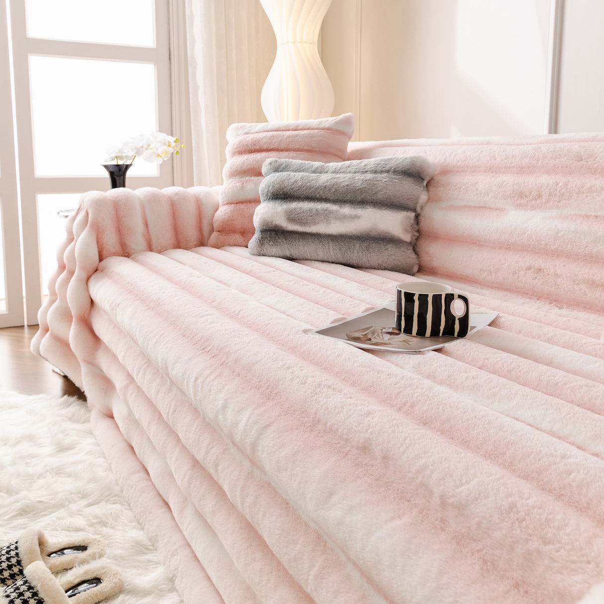 Ultra Soft Faux Fur Couch Cover – Large, Fluffy, and Elegant Sofa Throw Blanket