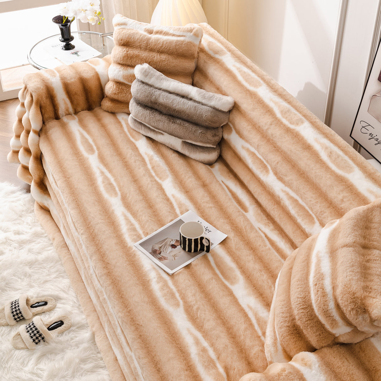 Ultra Soft Faux Fur Couch Cover – Large, Fluffy, and Elegant Sofa Throw Blanket