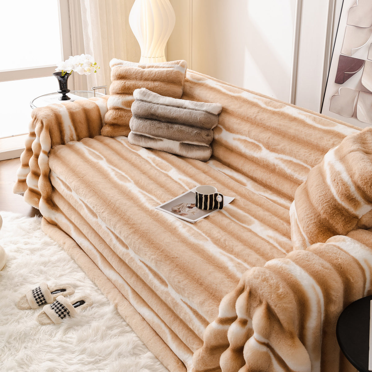 Ultra Soft Faux Fur Couch Cover – Large, Fluffy, and Elegant Sofa Throw Blanket