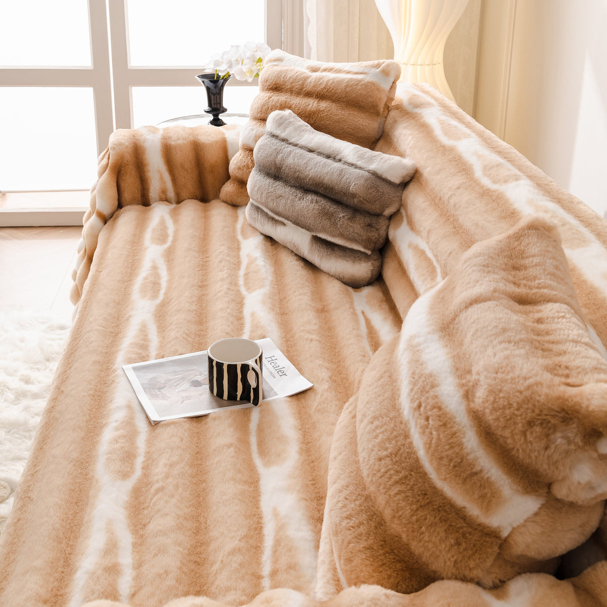 Ultra Soft Faux Fur Couch Cover – Large, Fluffy, and Elegant Sofa Throw Blanket