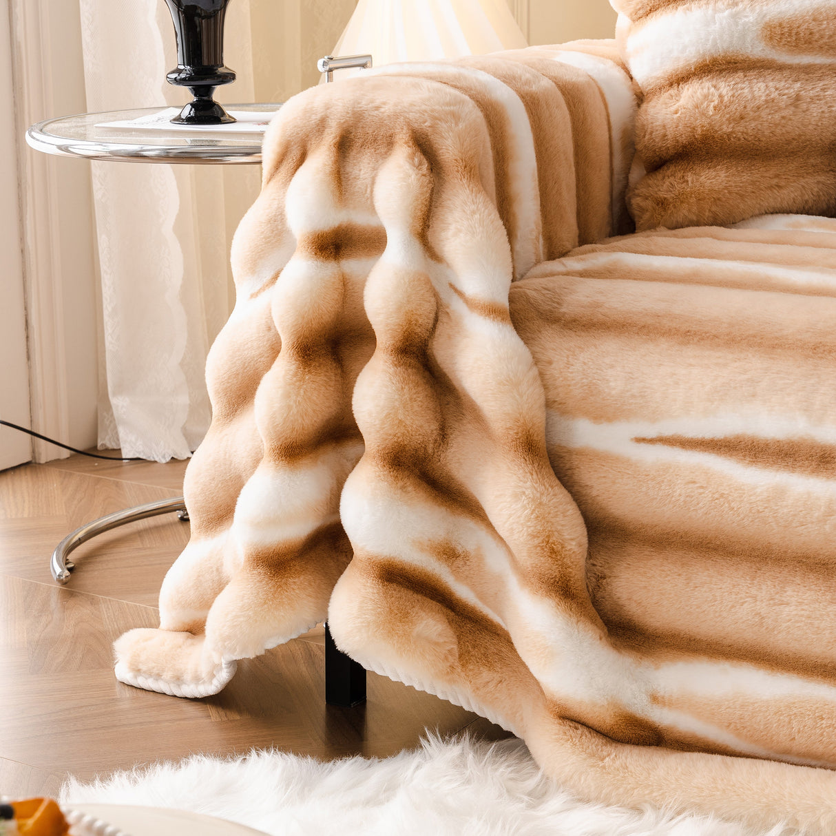 Ultra Soft Faux Fur Couch Cover – Large, Fluffy, and Elegant Sofa Throw Blanket