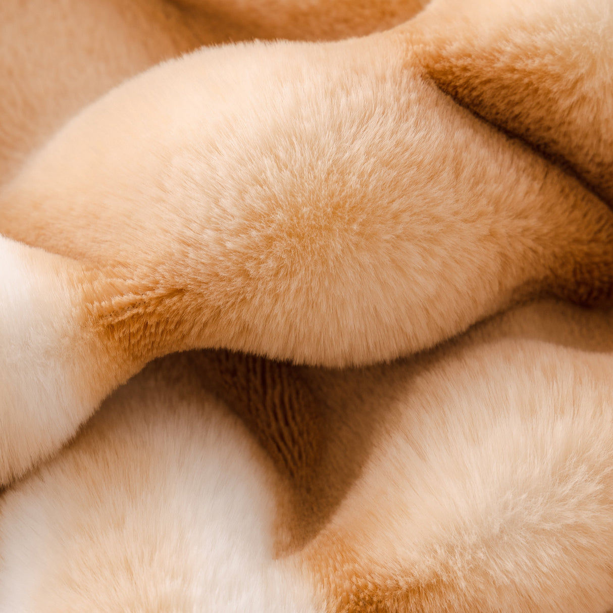 Ultra Soft Faux Fur Couch Cover – Large, Fluffy, and Elegant Sofa Throw Blanket