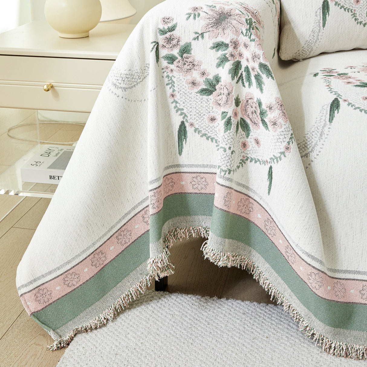 Charming French Country Floral Basket Sofa Throw Cover Rustic Farmhouse-Style Couch Cover Blankets