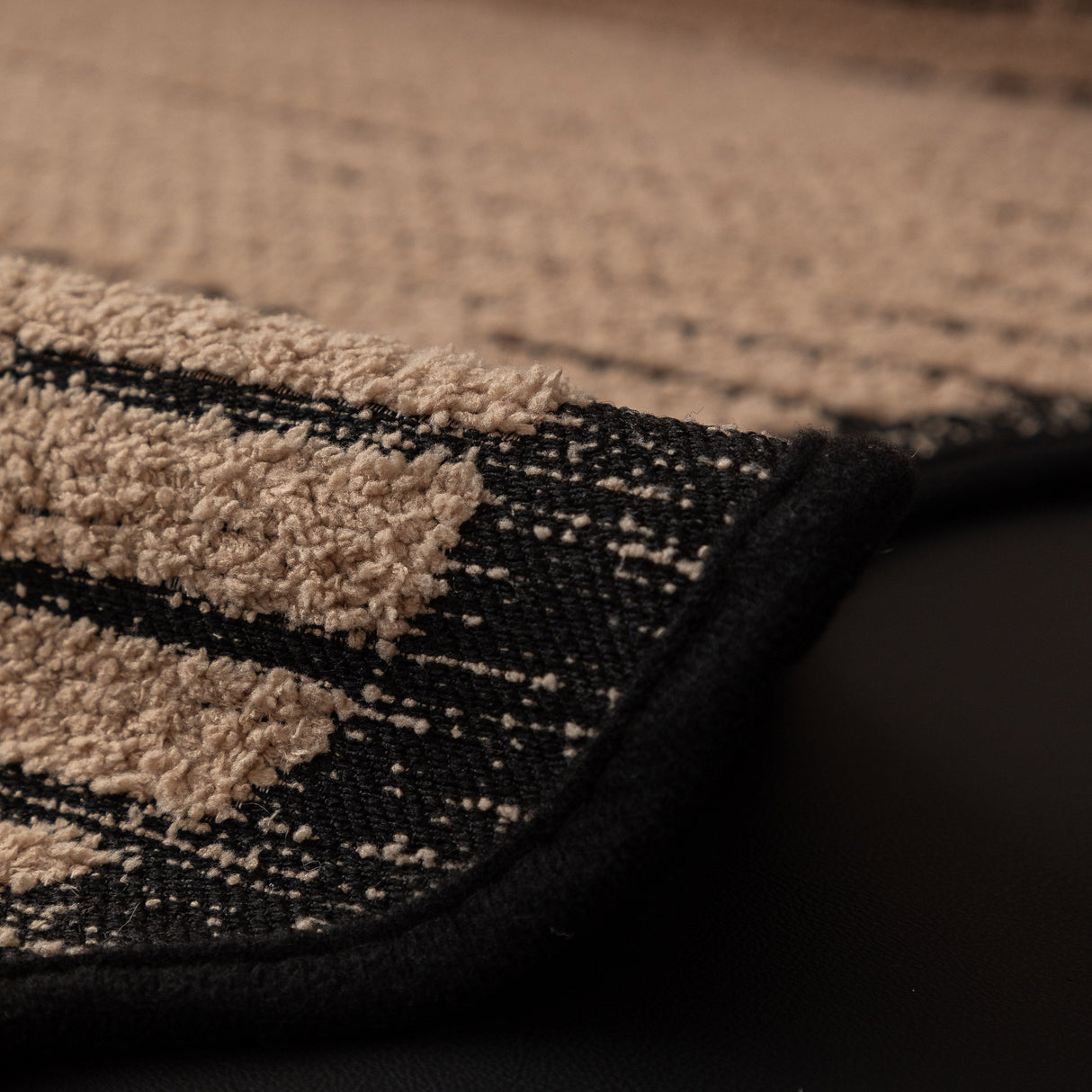 Textured Sofa Seat Cover with Wave Edge – Non-Slip, Washable Couch Throw Protector