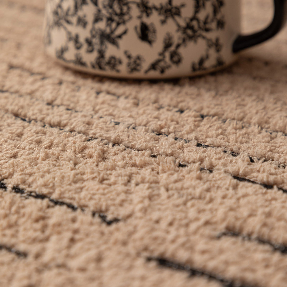 Textured Sofa Seat Cover with Wave Edge – Non-Slip, Washable Couch Throw Protector