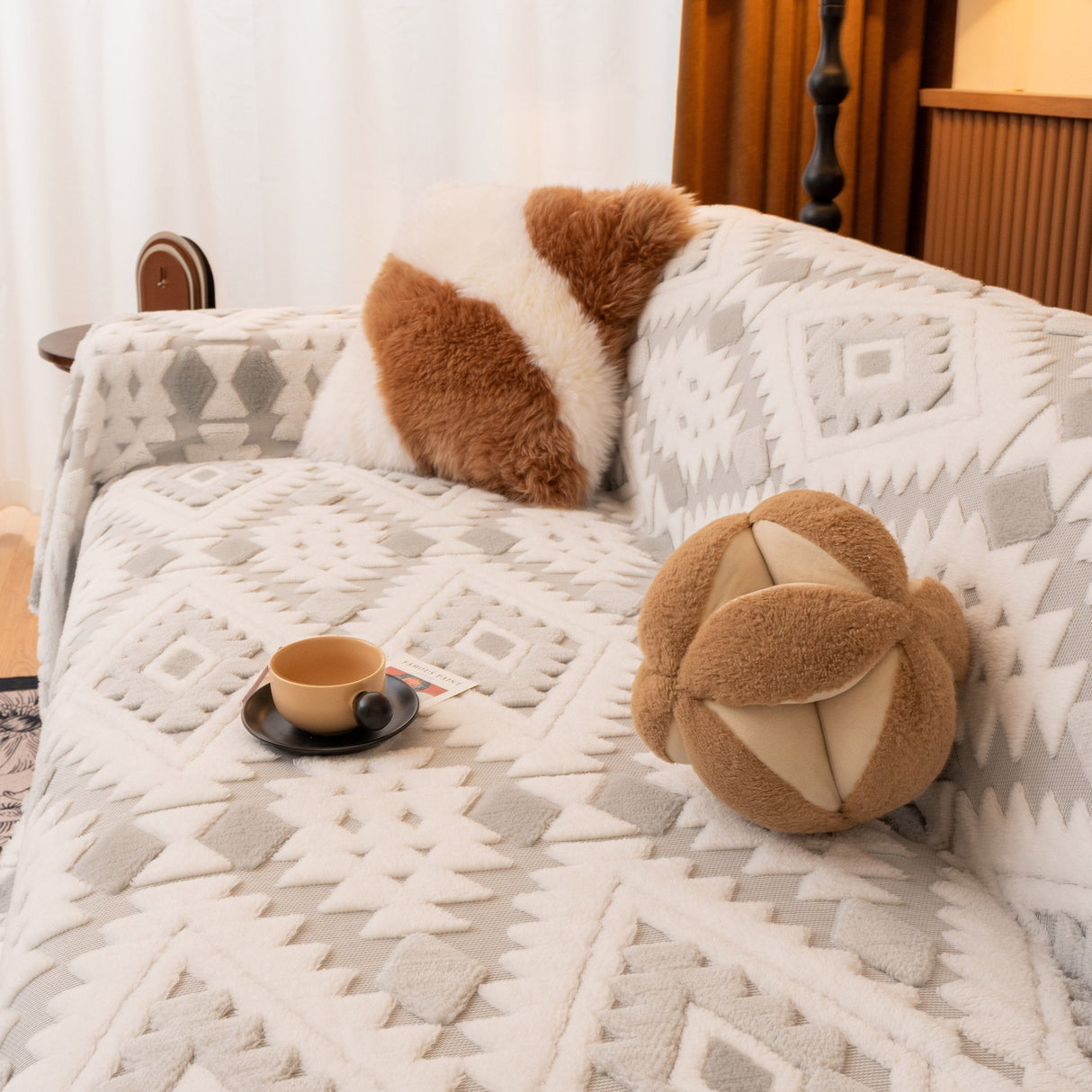 Bohemian Tufted Sofa Cover, Soft Sherpa Fleece Throw Blanket with 3D Aztec Geometric